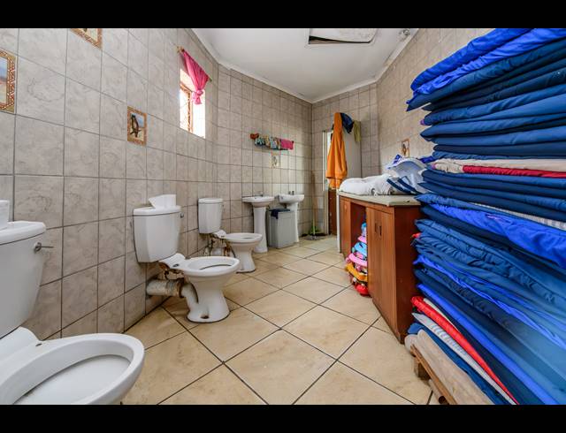 380M² BUSINESS FOR SALE IN BLUEWATER BAY